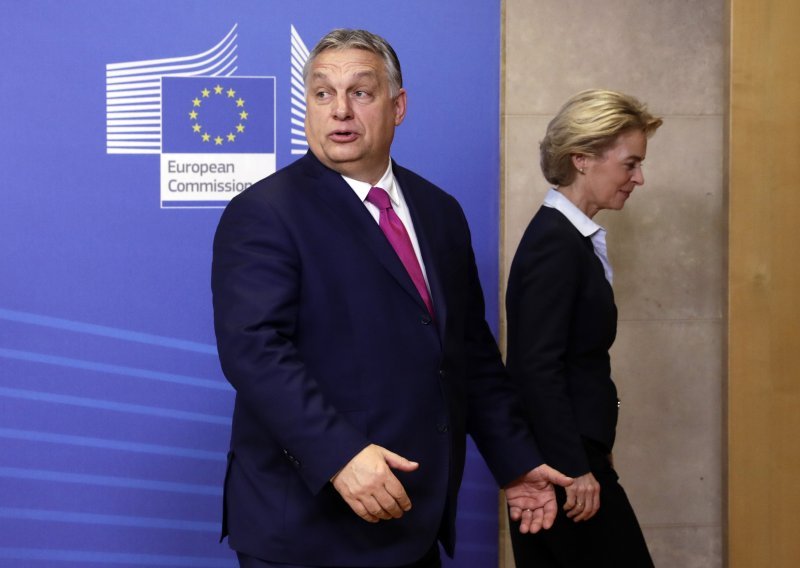 Šefica Europske komisije diskretno 'spustila' Orbanu zbog neograničenih diktatorskih ovlasti