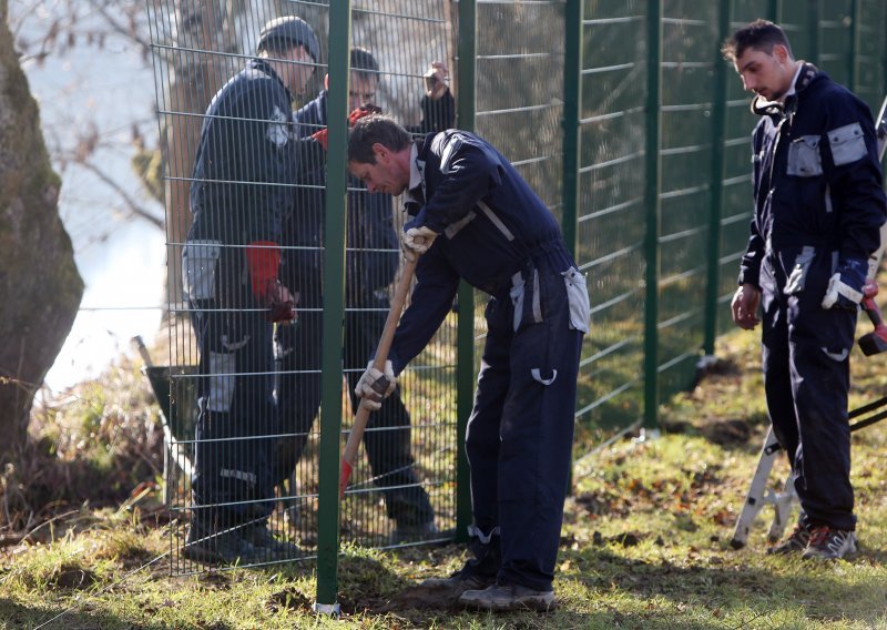 Tko o čemu, Janša o migrantima: Slovenska vlada diže još 40 km žice na granici s Hrvatskom