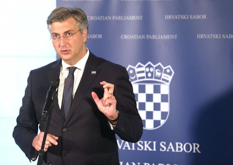 Plenković na Twitteru zahvalio svim zdravstvenim djelatnicima