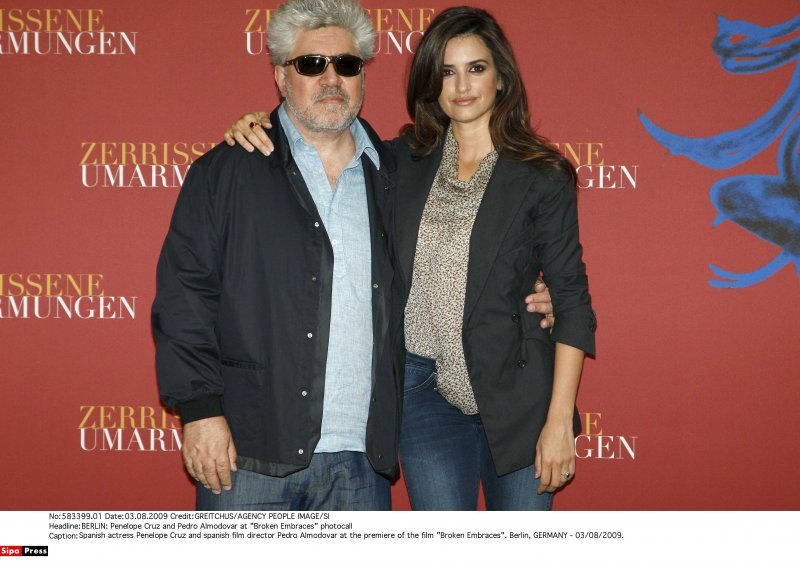 Homoseksualac Almodovar pali se na Penelope Cruz