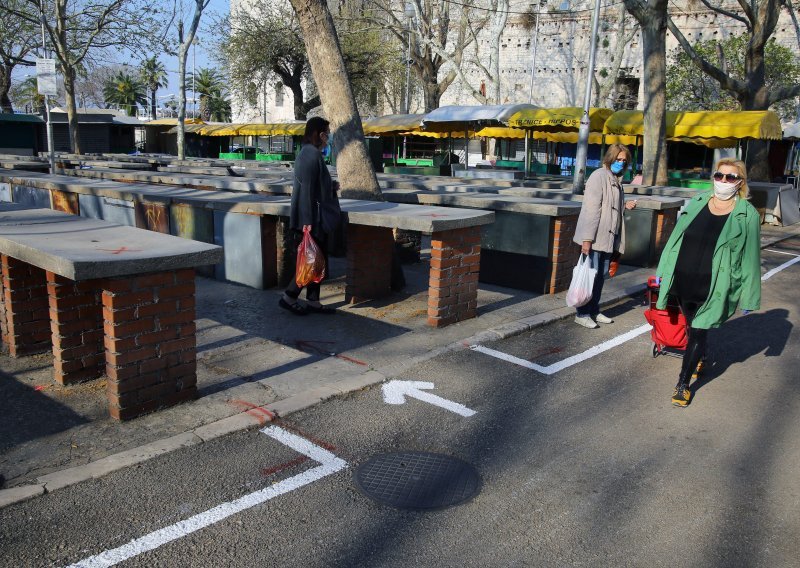 [ANKETA] Hoćete li za Uskrs kupovati na tržnici ili u trgovačkom centru?