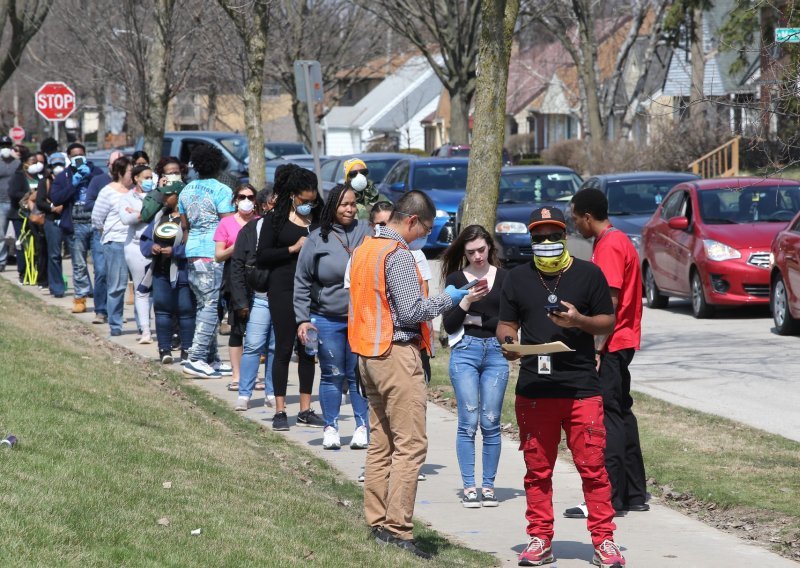 Na biralištu s maskama: Završili sporni predizbori u Wisconsinu