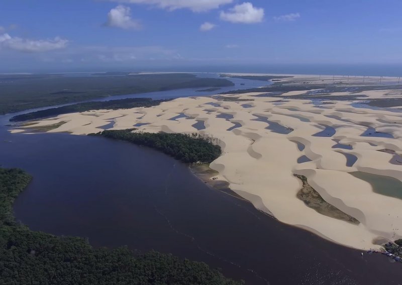 Izolacija vam teško pada? Opustite se uz sat vremena leta iznad brazilskih laguna!