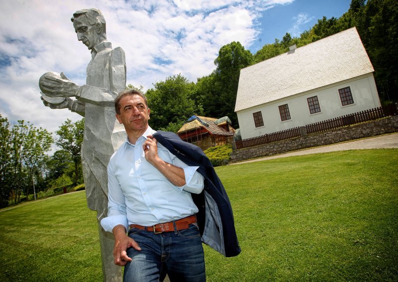 Milinović pojasnio dramatičan apel Ličanima: Doći će tisuće iz Zagreba i Rijeke, a onda još netko poskrivećki donese baki kolač... Da mogu, uveo bih strogu karantenu za Uskrs!