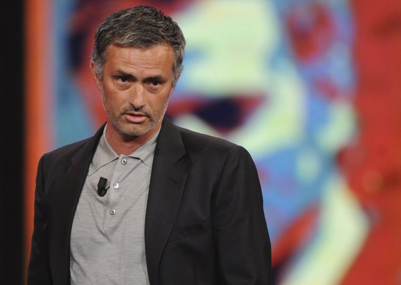 Mourinho: Male ekipe Barci poklanjaju bodove