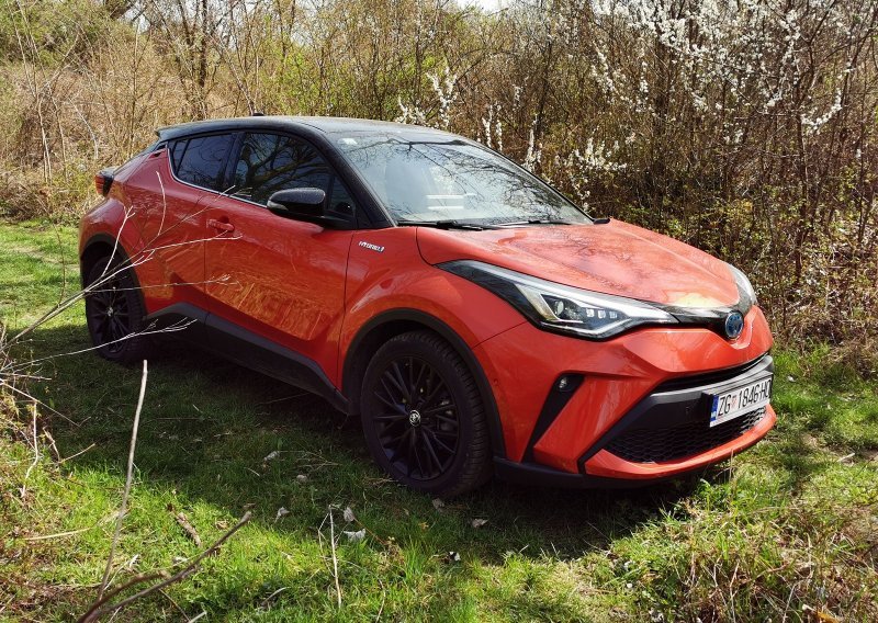 [FOTO/VIDEO] Vozili smo Toyotu C-HR Launch Edition; Snažniji hibridni pogon i osvježeni izgled