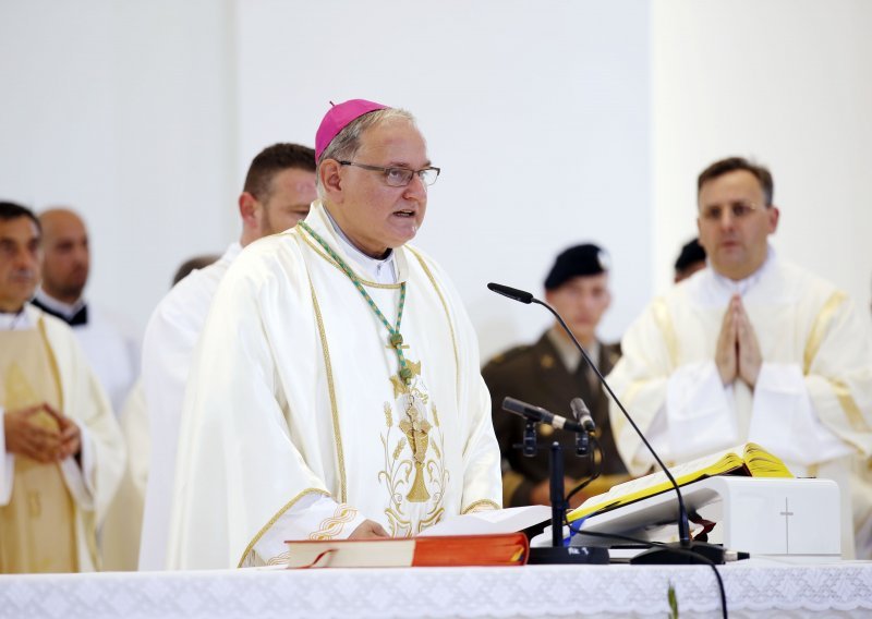 Vojni biskup mons. Bogdan čestitao Uskrs vojnicima i policiji
