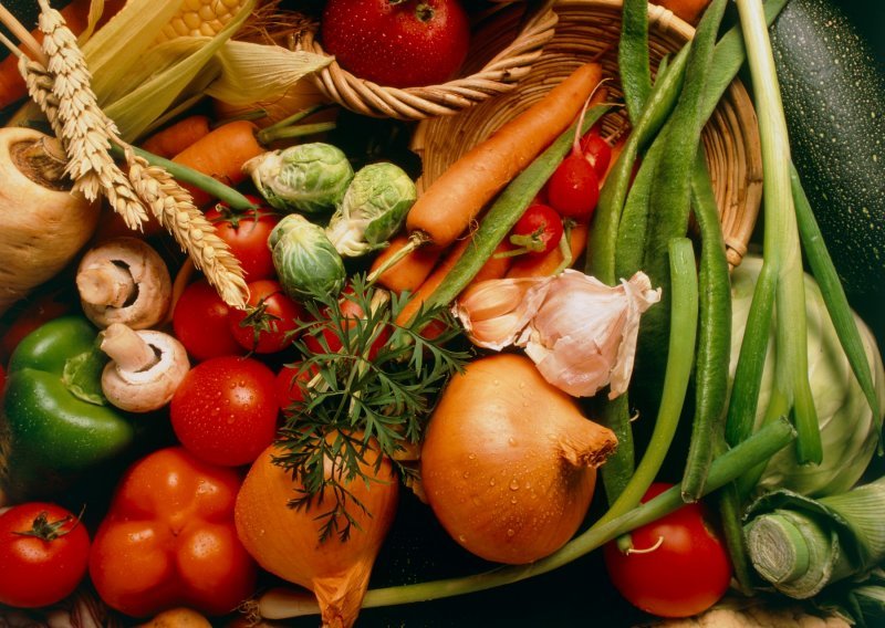 Voće i povrće dnevno bi trebalo jesti u pet porcija: Iskoristite svaku od namirnica i tijelu priskrbite dovoljnu količinu vitamina i minerala