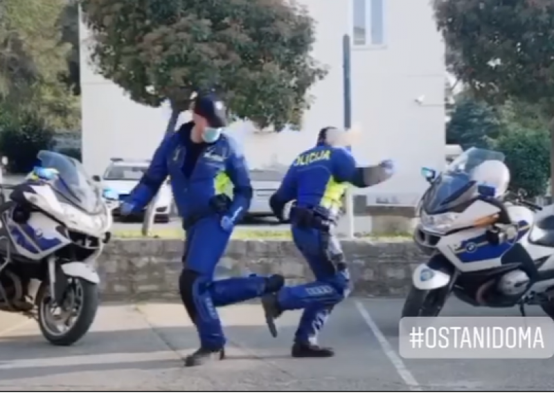 Pogledajte majstoriju ovog super raspoloženog policijskog dvojca u Puli