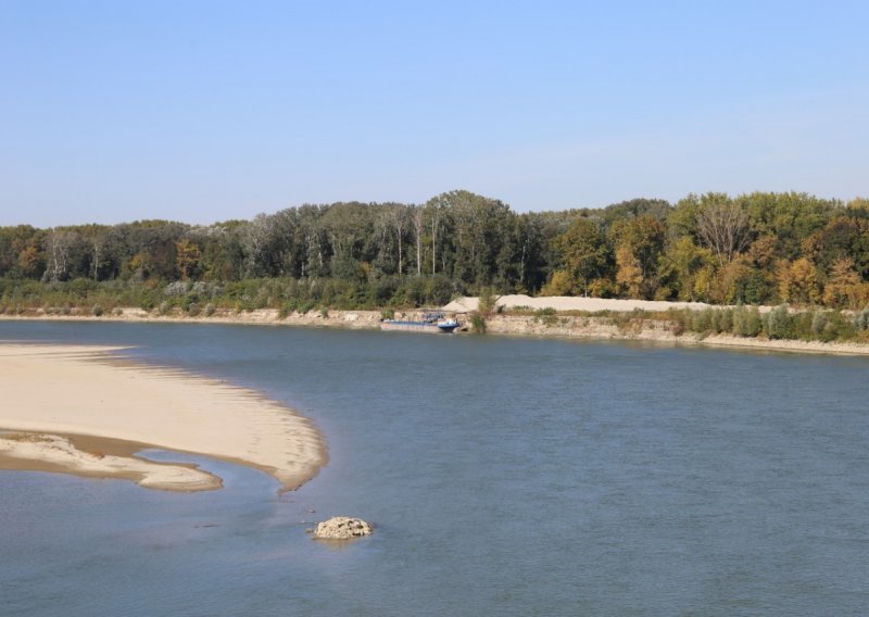 Pandemija koronavirusa 'pogurala' početak eksploatacije pijeska iz Drave kraj Osijeka; neće se više uvoziti