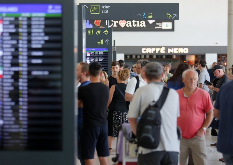 Česi dolaze - agencije predlažu zračne i cestovne koridore za nezaražene turiste