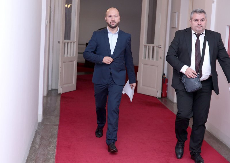 Zmajlović: Ako premijer ne reagira, tražit ćemo opoziv Dobrovića