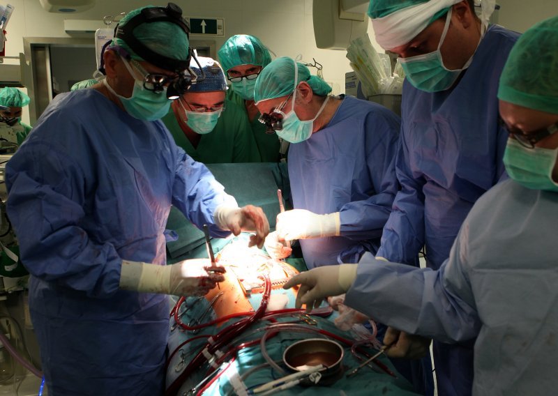Beroš najavio povratak operativnih zahvata u bolnice; pacijente će prvo testirati