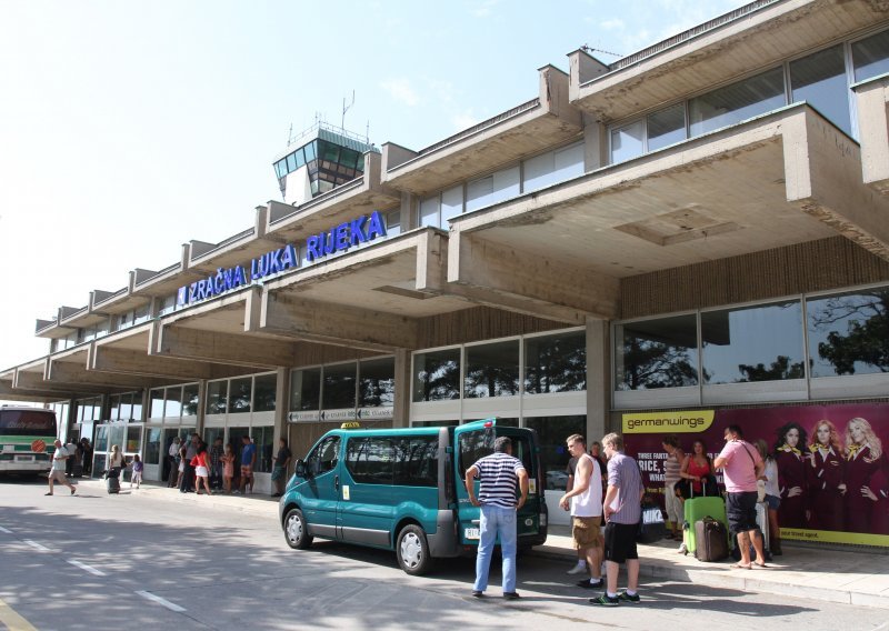 Popust od 100 posto na najmove poslovnih prostora i parking u Zračnoj luci Rijeka