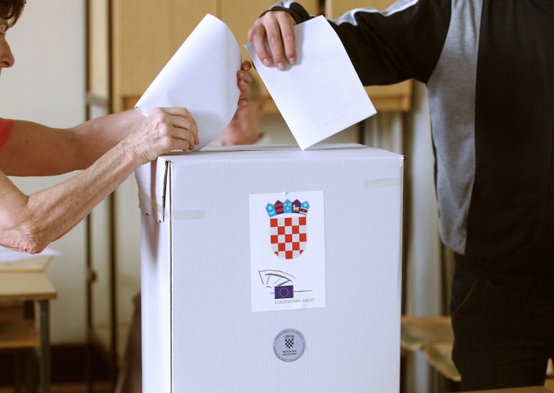 Iz HDZ-a u javnost 'procurili' datumi parlamentarnih izbora; ne očekuju da će Milanović raditi probleme