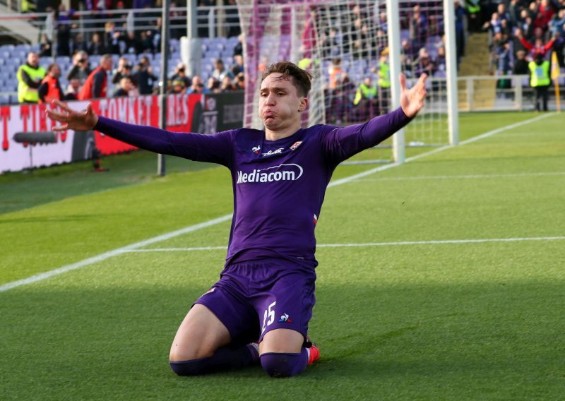 Fiorentina bi ga prodala klubu koji ispunjava sve njihove i želje igrača, ali sjećaju se reakcije navijača nakon prodaje Roberta Baggia