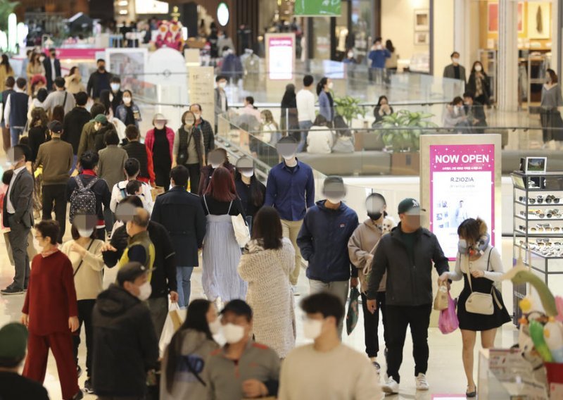 Gužve u trgovačkim centrima u Južnoj Koreji, ljudi se vraćaju na posao