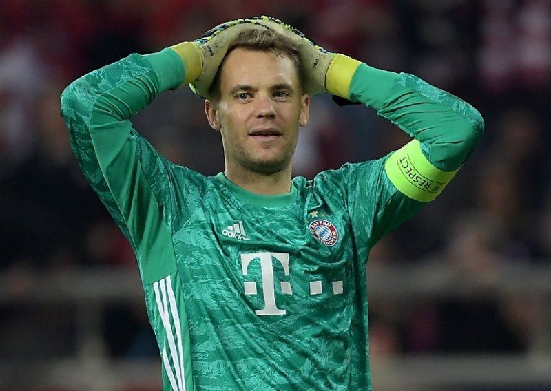 Kapetan Bayerna Manuel Neuer na rubu živaca: Iz kluba stalno cure informacije...