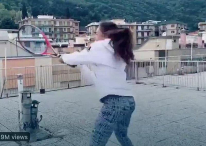 [VIDEO] Talijanske tinejdžerice oduševile sportsku javnost; igrale tenis na nevjerojatnom mjestu, a snimka je postala hit na internetu