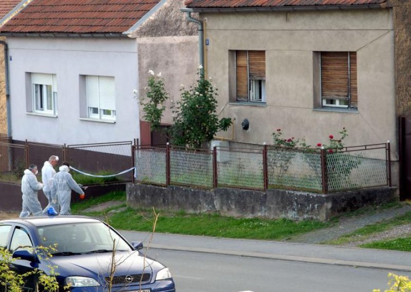 Beba, majka i otac nađeni mrtvi, riječ je o nasilnoj smrti