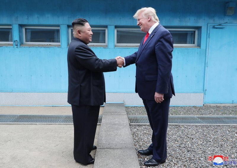 Trump o Kim Jong Unu: Želio bih da je dobro. Vidjet ćemo hoće li tako biti