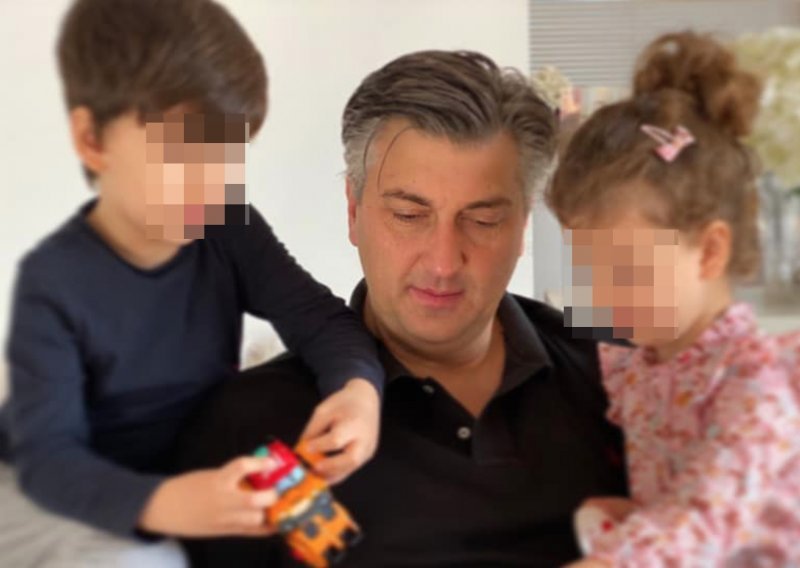 Premijer Andrej Plenković pokazao fotografiju sa sinom i kćerkom koja je rastopila mnoga srca