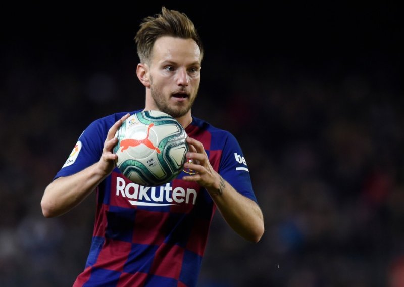 Ivan Rakitić doživio je težak udarac; ove izjave čelnih ljudi Seville srušile su mu sve snove...