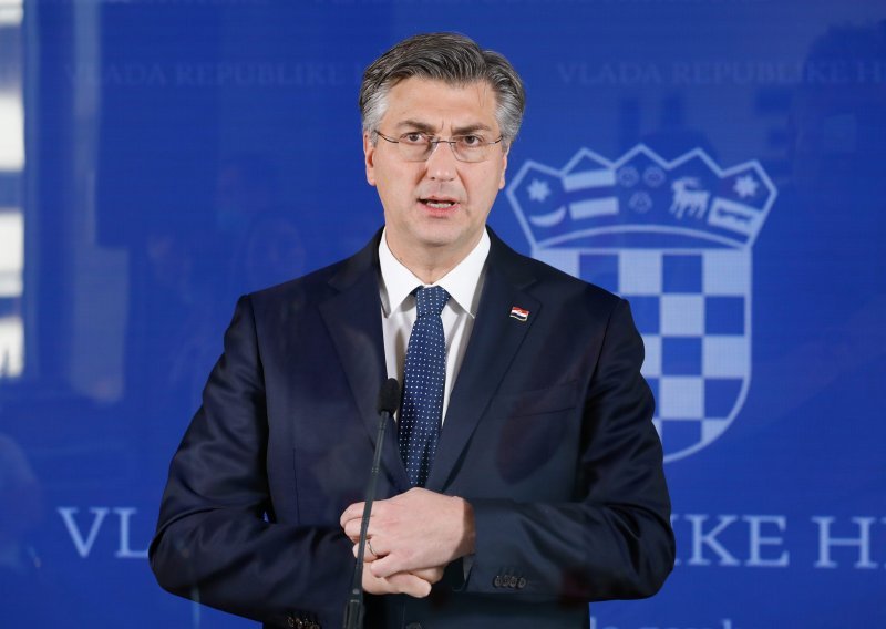 Plenković: Pravodobno i točno informiranje javnosti zahtijeva neometan rad bez pritisaka