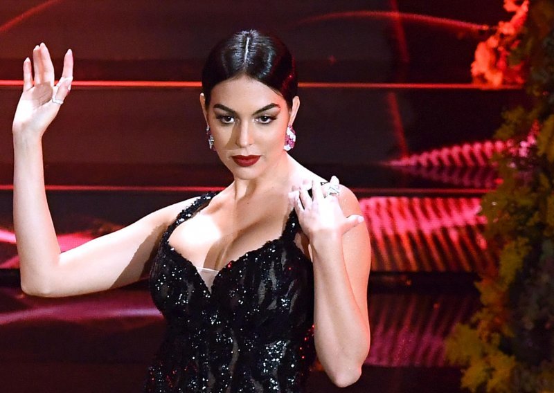 Atraktivna Georgina Rodriguez ne odustaje od vježbi koje učvršćuju njezinu stražnjicu