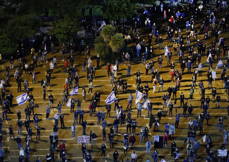 [FOTO] Uz mjere fizičkog distanciranja, tisuće Izraelaca prosvjedovalo protiv Netanyahua