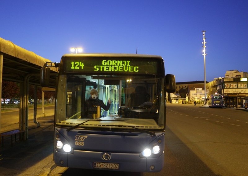 Dario Juričan jutros u 5.10, prije izlaska sunca, 'otvorio autobusni promet'