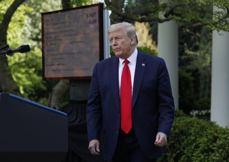 Trump siguran da Kina radi sve kako bi izgubio na izborima, a ni za Bidena nema lijepe riječi