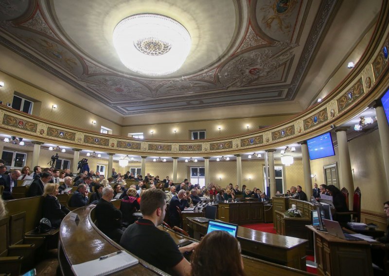 Bandić i HDZ predlažu kresanje naknada zastupnicima u Skupštini Grada, Stojak ih pita gdje su bili 2014.