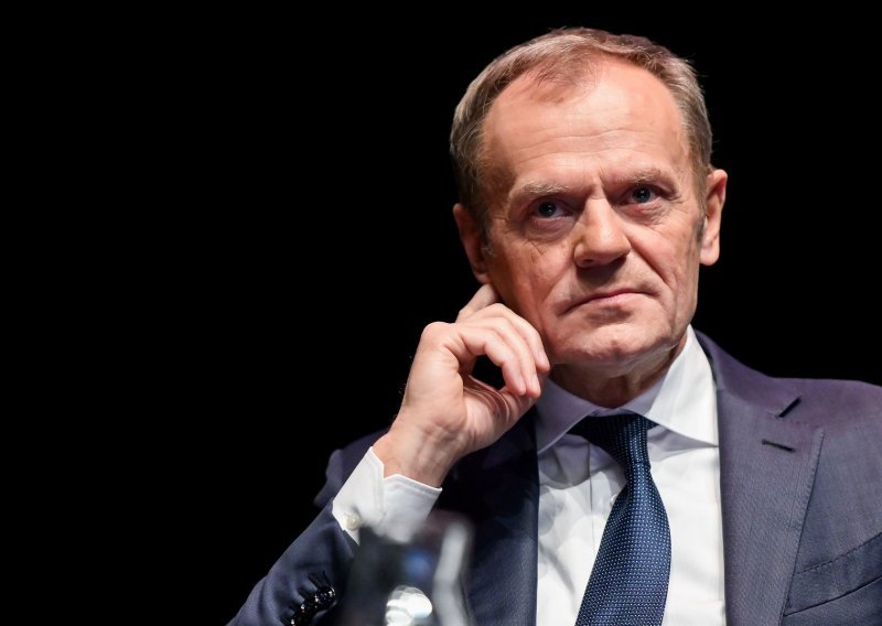 Tusk poziva Poljake da bojkotiraju poštansko glasanje za izbor predsjednika