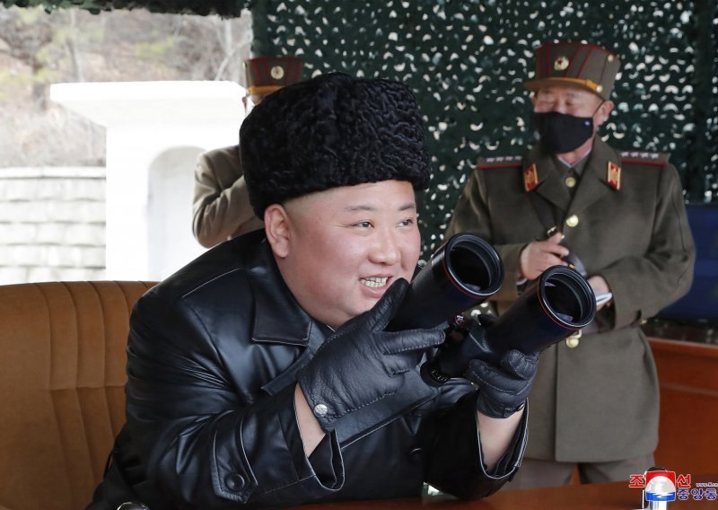 Satelitske snimke sugeriraju da je Kim Jong Un u svom luksuznom ljetovalištu