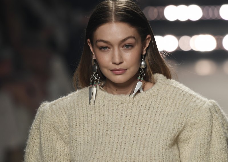 Gigi Hadid napokon progovorila o svojoj trudnoći i promjenama na tijelu: 'Ljudi su bili uvjereni da sam stavila filere'