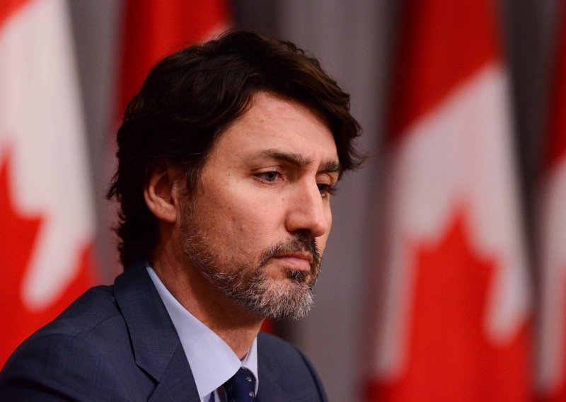 Trudeau: U padu NATO-ova helikoptera poginula Kanađanka, petero nestalih