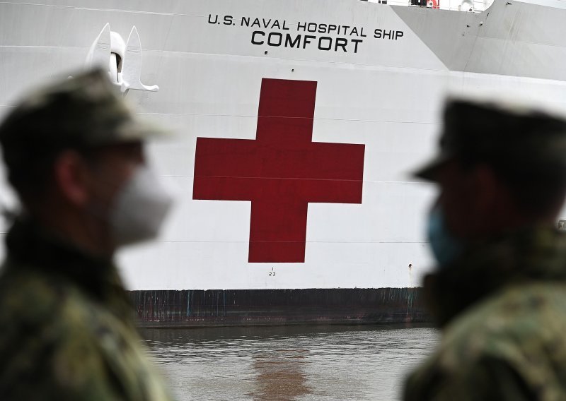Znak slabljenja epidemije: Brod-bolnica USNS Comfort napušta New York