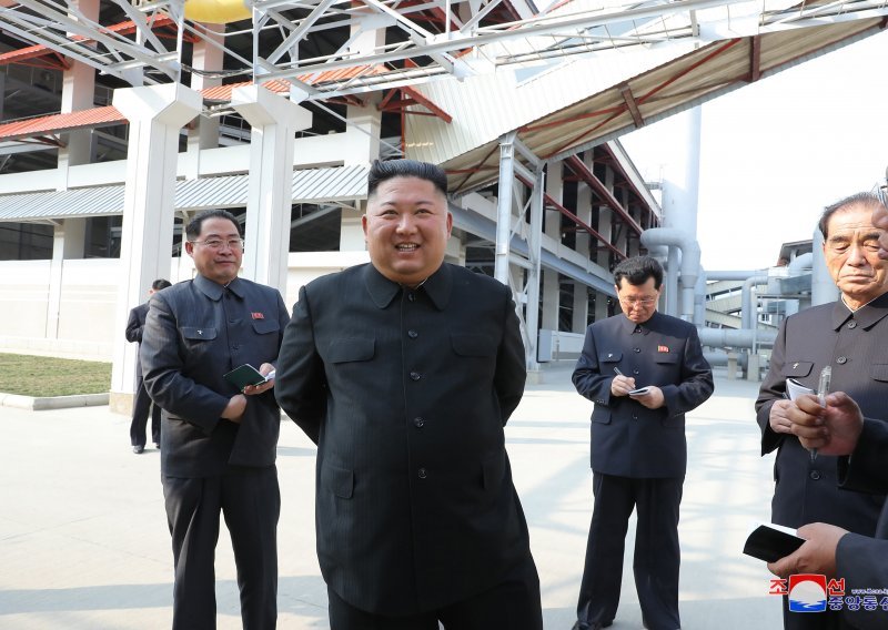 Južnokorejski dužnosnik: Kim Jong Un nije bio na operaciji