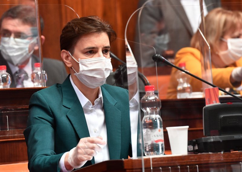 Brnabić najavila ukidanje izvanrednog stanja, broj oboljelih i umrlih u padu