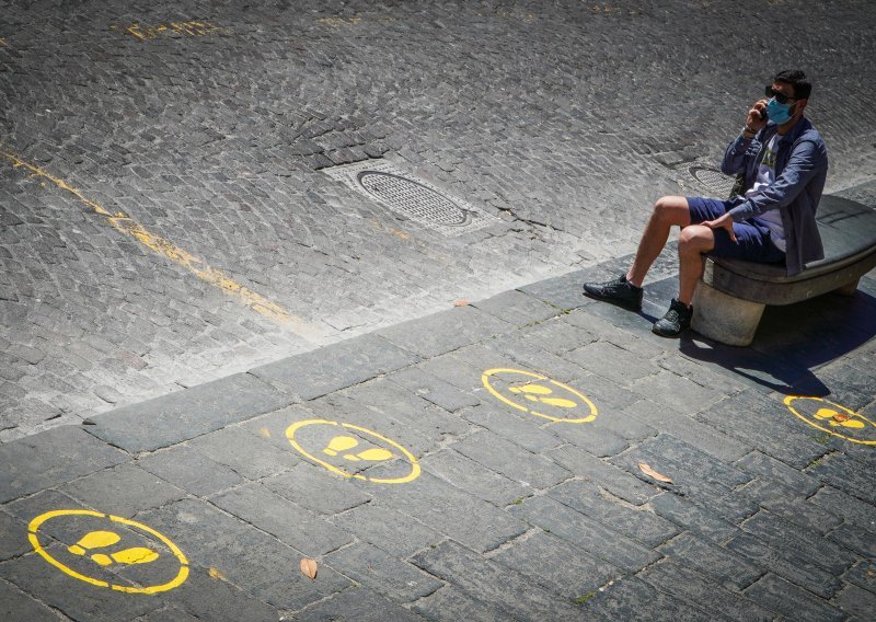 Na ulicama Italije nema gužve unatoč popuštanju mjera