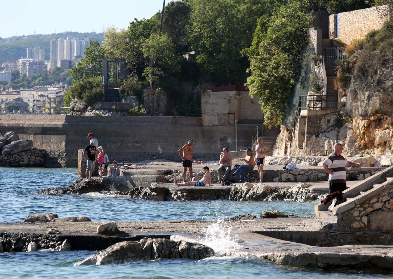 Zbog pandemije koronavirusa u Hrvatskoj u ožujku gotovo 80 posto manje turista nego prošle godine