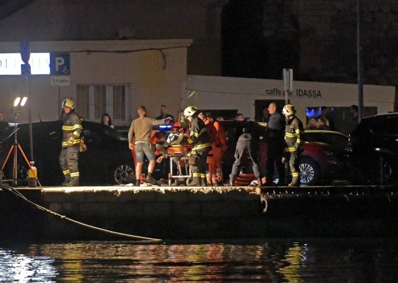 [FOTO/VIDEO] Novi detalji teške nesreće u Zadru u kojoj su smrtno stradala dvojica mladića, liječnik pretpostavlja da su se utopili