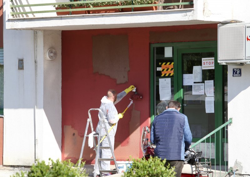 [FOTO] Nakon oslobađajućih nalaza ministarstava, na splitskom domu za starije osvanuli neugodni grafiti