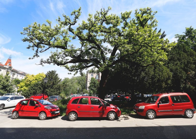 Iz Zagreba traže da uklonite automobile s trgova te iz parkova, a evo kako možete do besplatnog parkinga u garažama