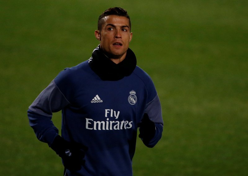 Cristiano Ronaldo dobitnik 'Zlatne lopte'; evo koji je Modrić