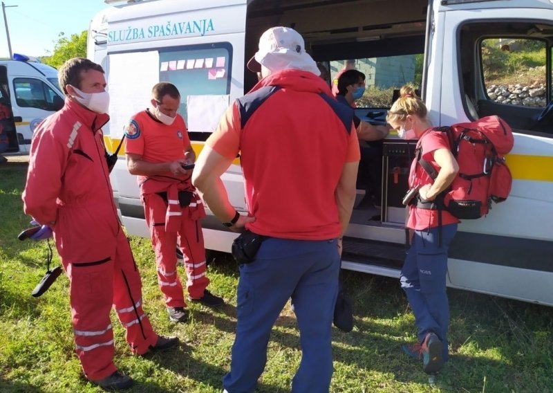 HGSS još od jučer popodne traga za muškarcem na Klisu, a sada se u potragu uključio i helikopter MORH-a