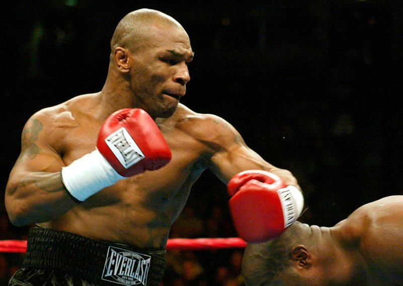 Mike Tyson dobio ponudu za borbu golim šakama; borilački svijet u nevjerici zbog novca koji bi zaradio za samo jedan meč