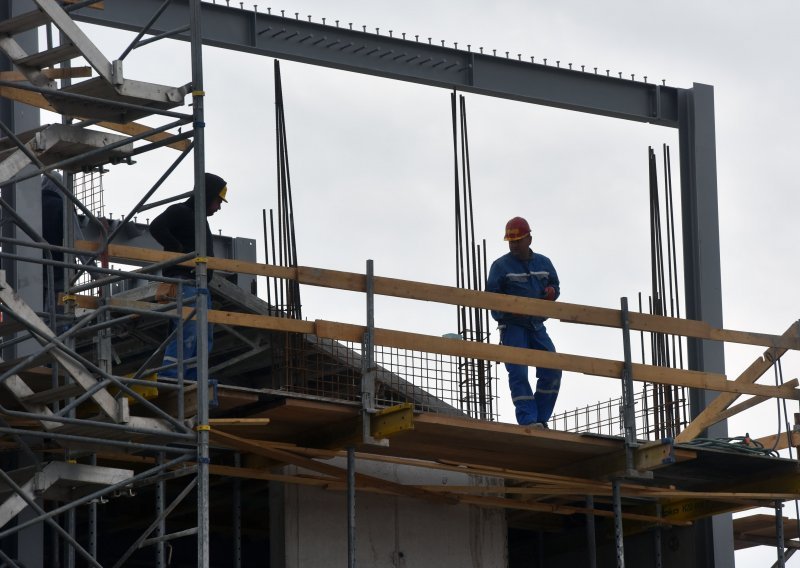 Poduzetnici očekuju naglu recesiju i dug oporavak