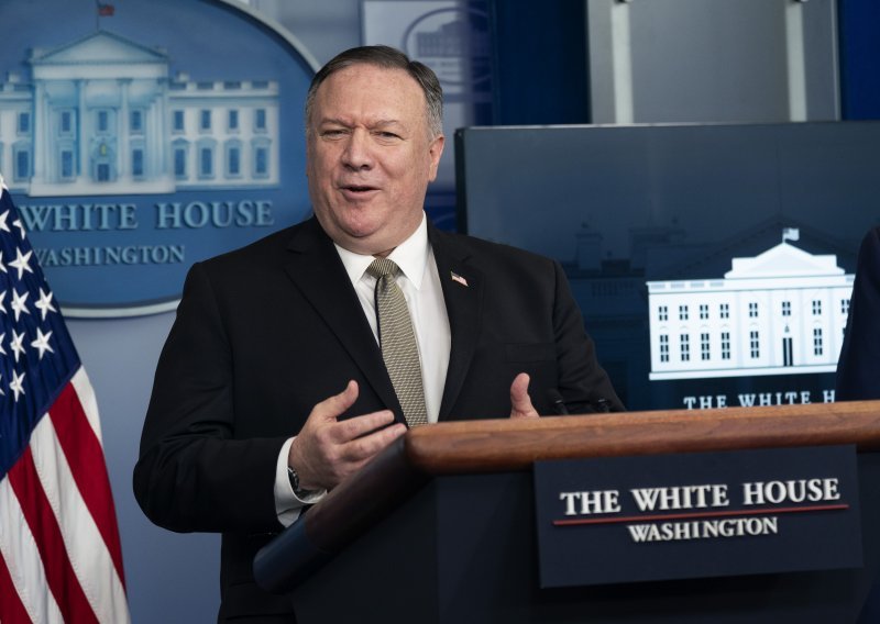 Pompeo tvrdi da će SAD i Europa uskoro normalizirati putovanja